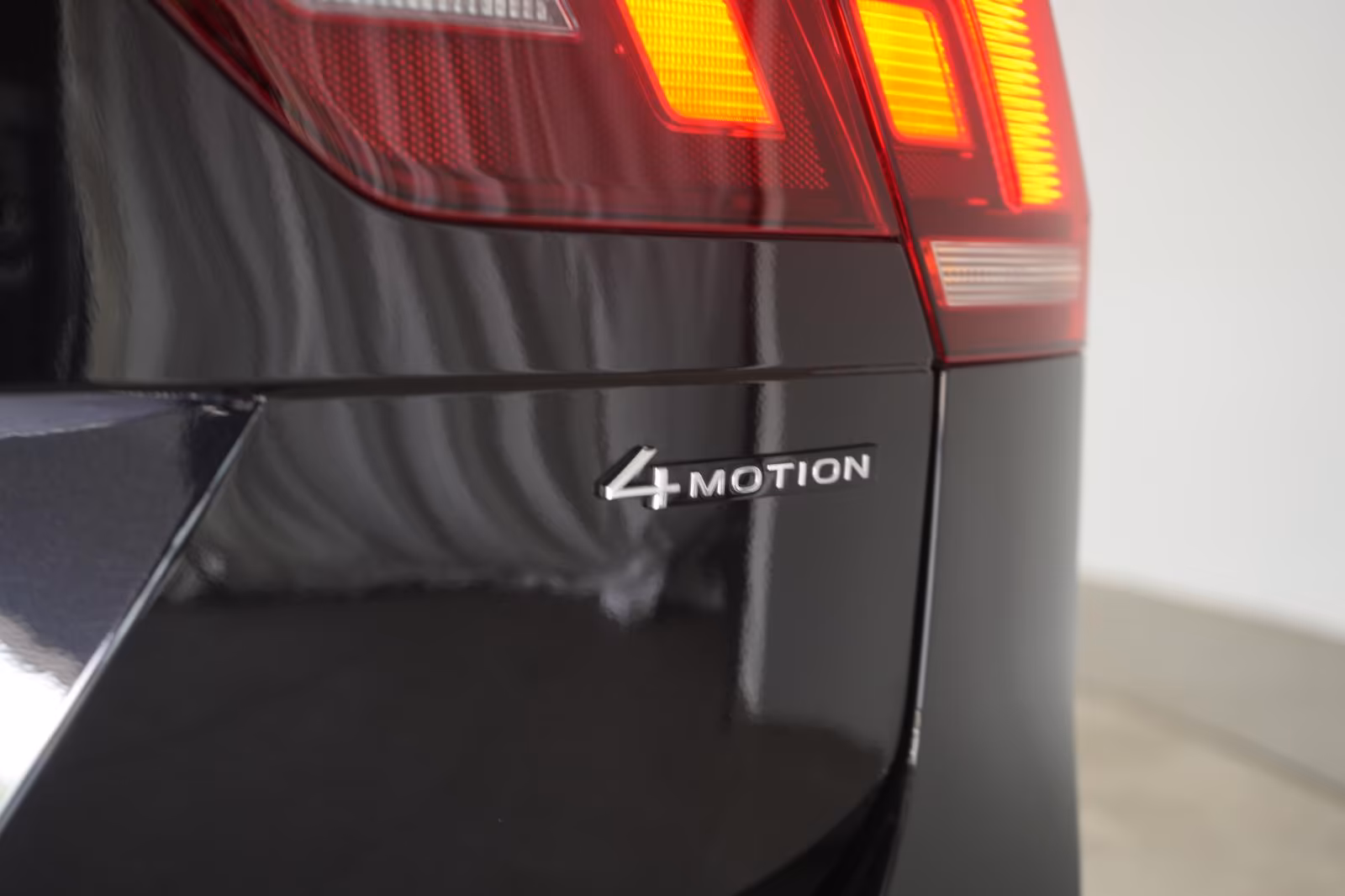 (B-301) Volkswagen Tiguan 2.0 TDI 4Motion DSG R line ACC/Kamera/Vir - Image 19