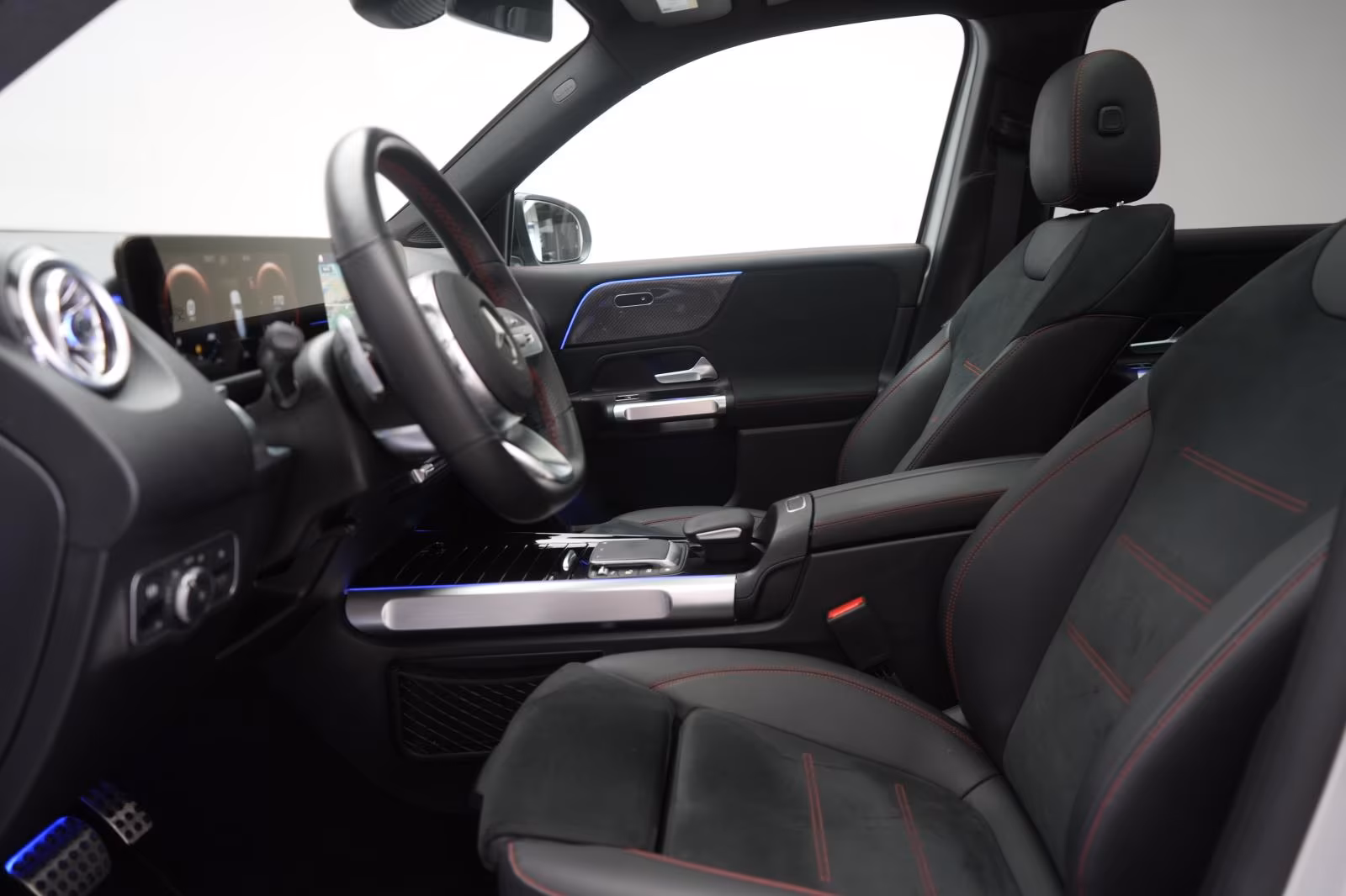 (B-578) Mercedes-Benz GLB 220 d 4Matic 8G-DCT AMG Distronic/Kamera - Image 6