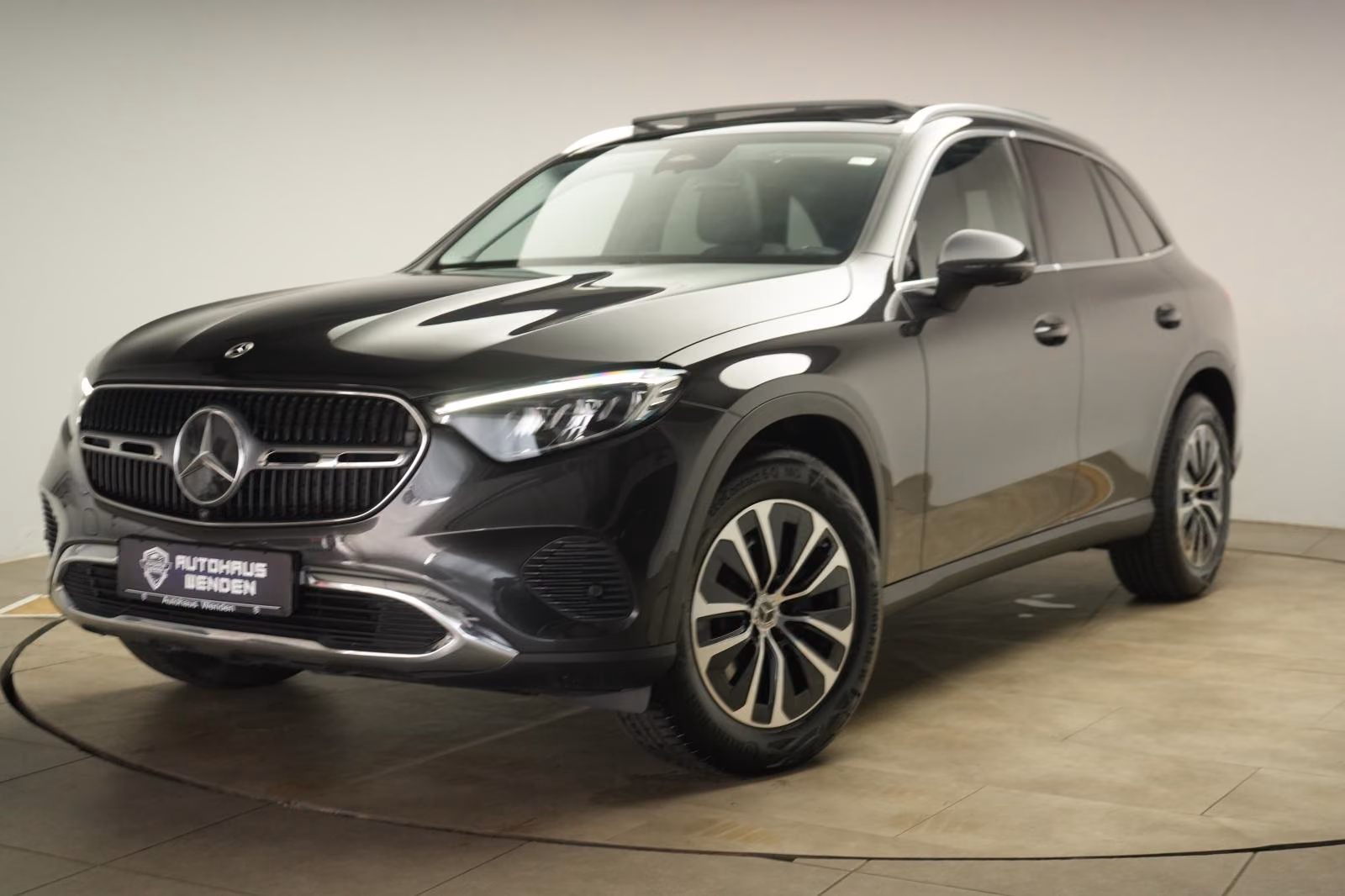 (B-687) Mercedes-Benz GLC 220 d 4Matic 9G-T Avantgarde Distronic/Kam - Image 3