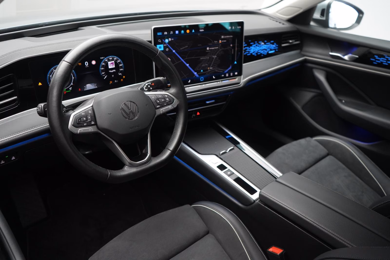 (B-270) Volkswagen Passat Variant 1.5 ETSI Elegance DSG - Image 6