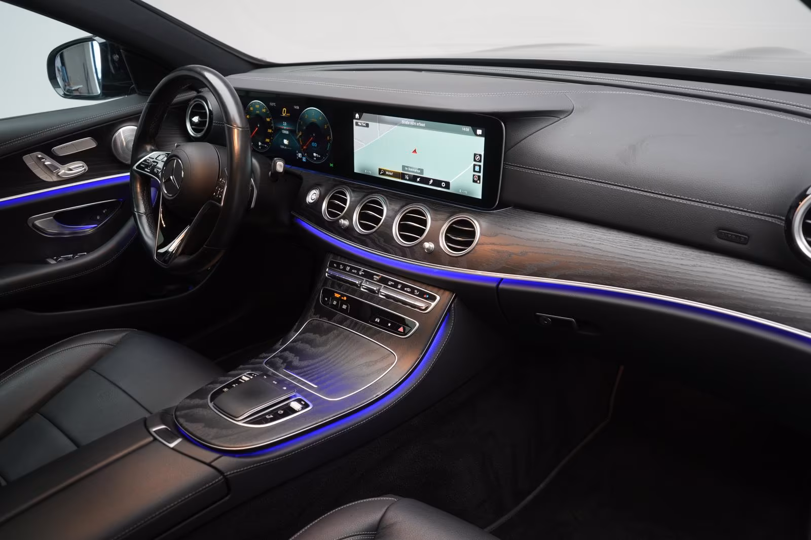 (B-341) Mercedes-Benz(Hybrid) E 300 de 4Matic T 9G-Tronic Avantgarde Leder/Dis - Image 10