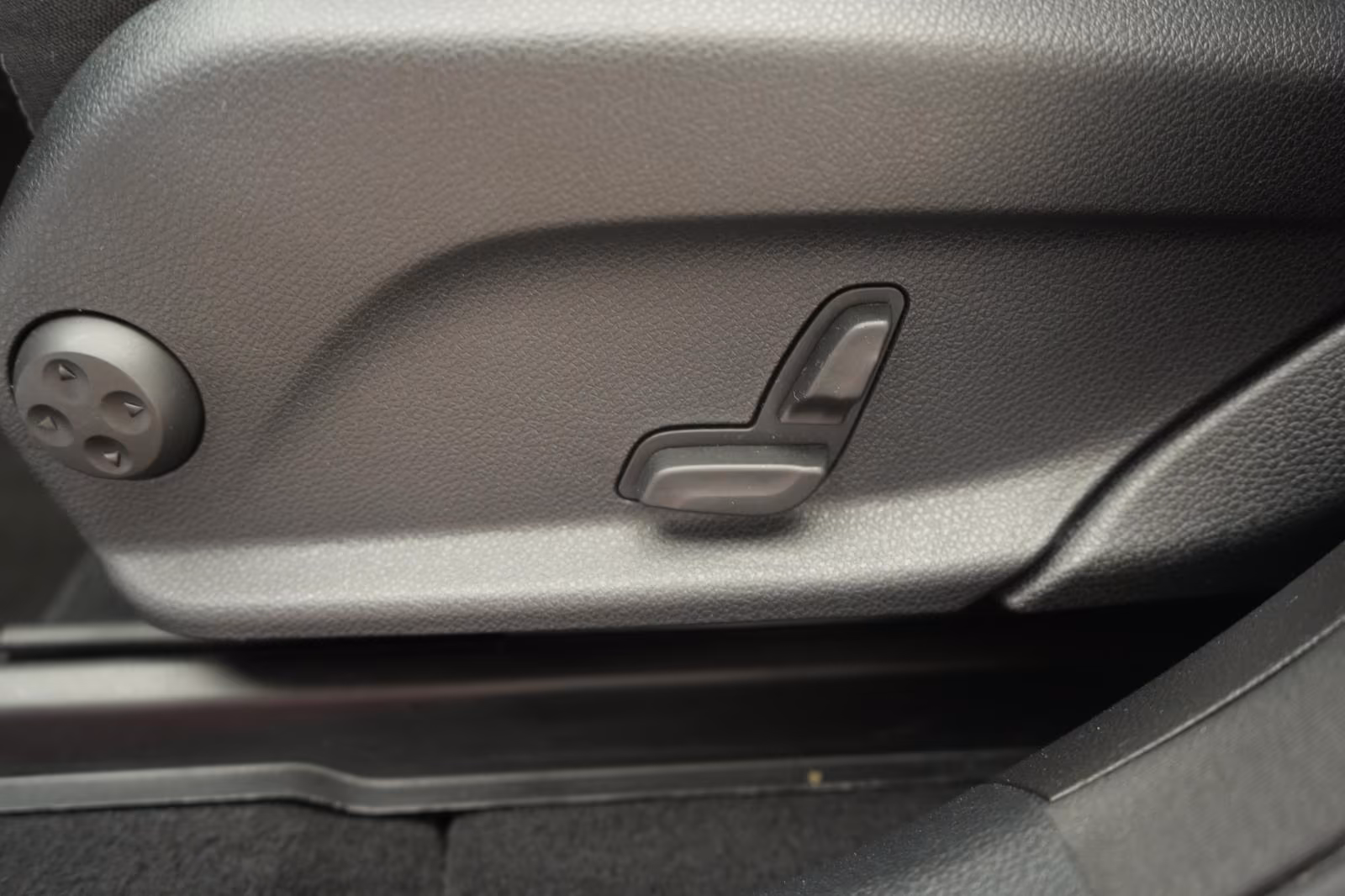 (B-728) Mercedes-Benz GLC 220 d 4Matic 9G-Tronic Distronic/Kamera/Pan - Image 21