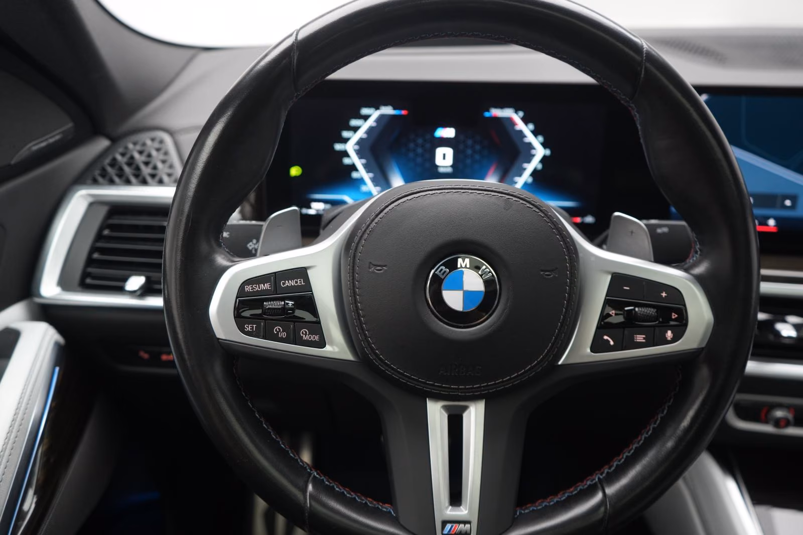 (B-006) BMW X6 M60 i xDrive Leder/HUD/SkyLounge/H&K/360Kamer - Image 17
