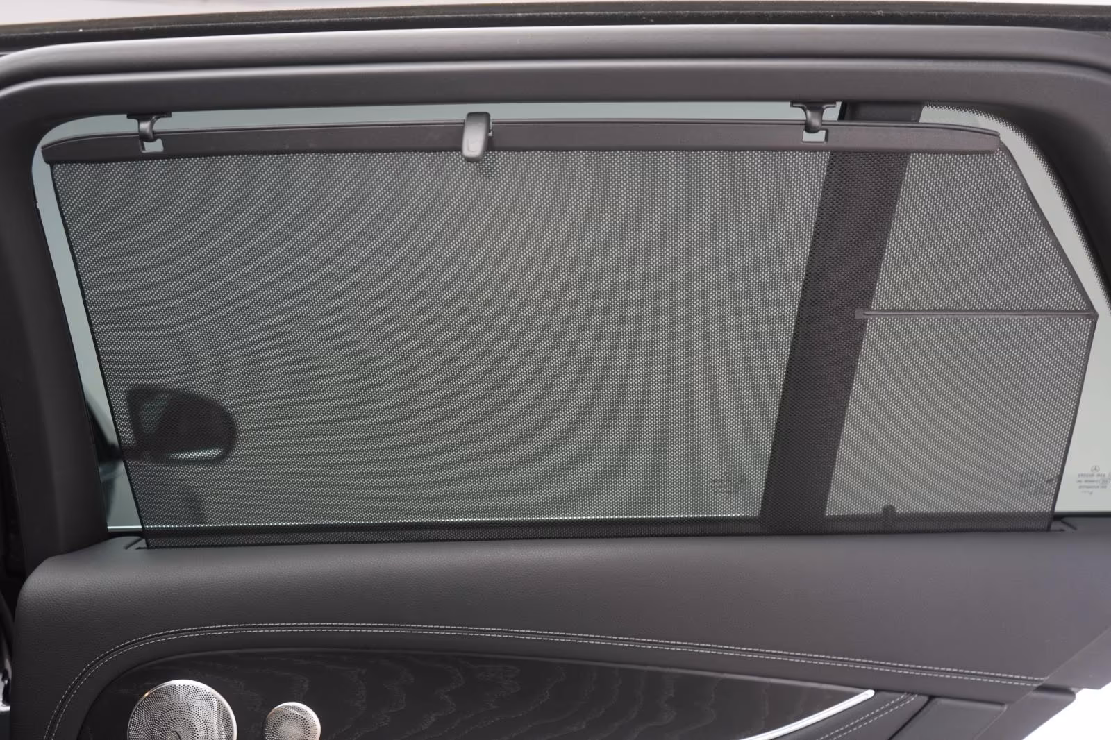 (B-115) Mercedes-Benz(Hybrid) E 300 e T 9G-Tronic AMG Softclose/Leder/HUD/Bu - Image 22