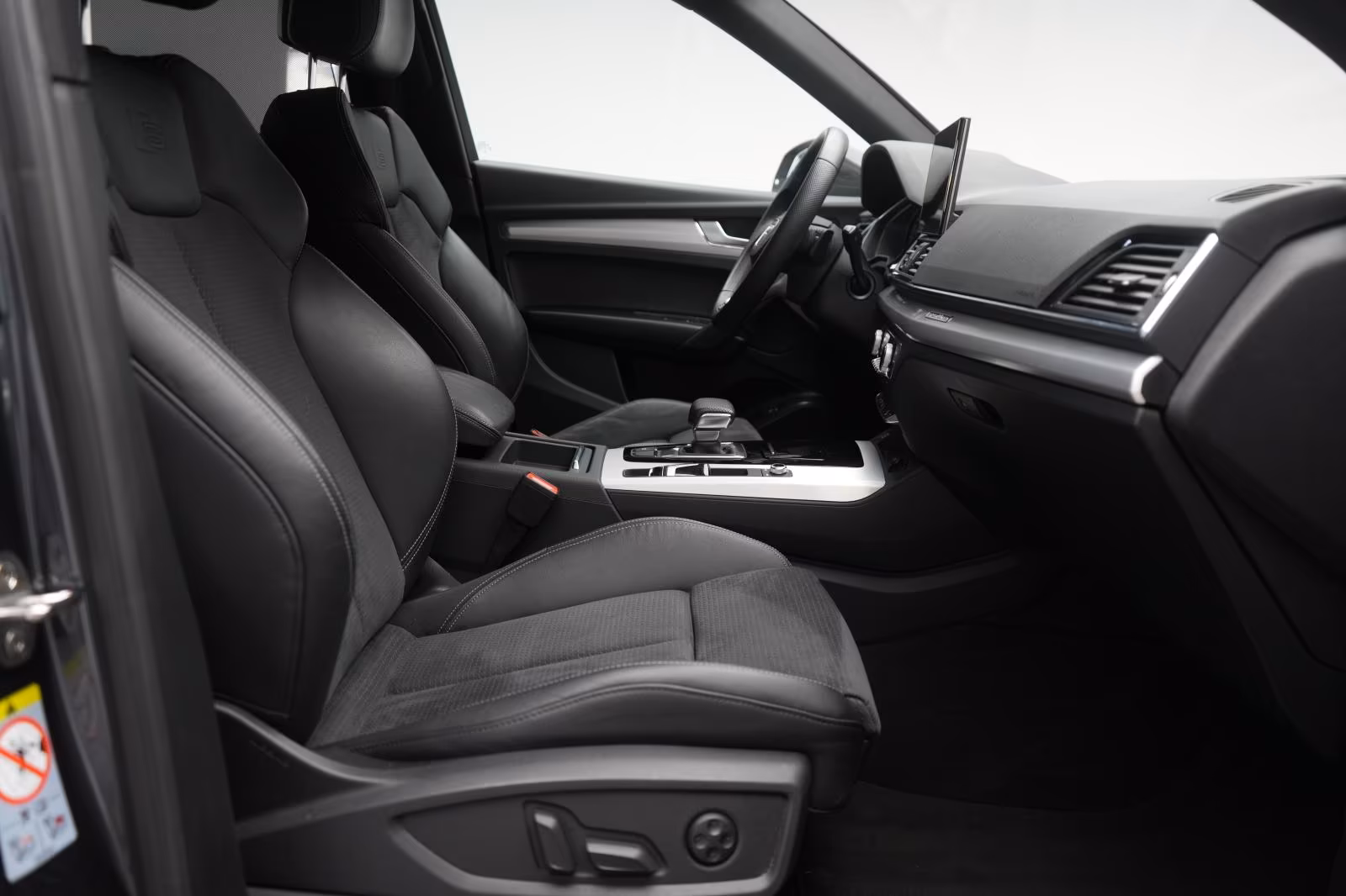 (B-287) Audi Q5 50 TFSIe quattro S tronic S line ACC/K - Image 9