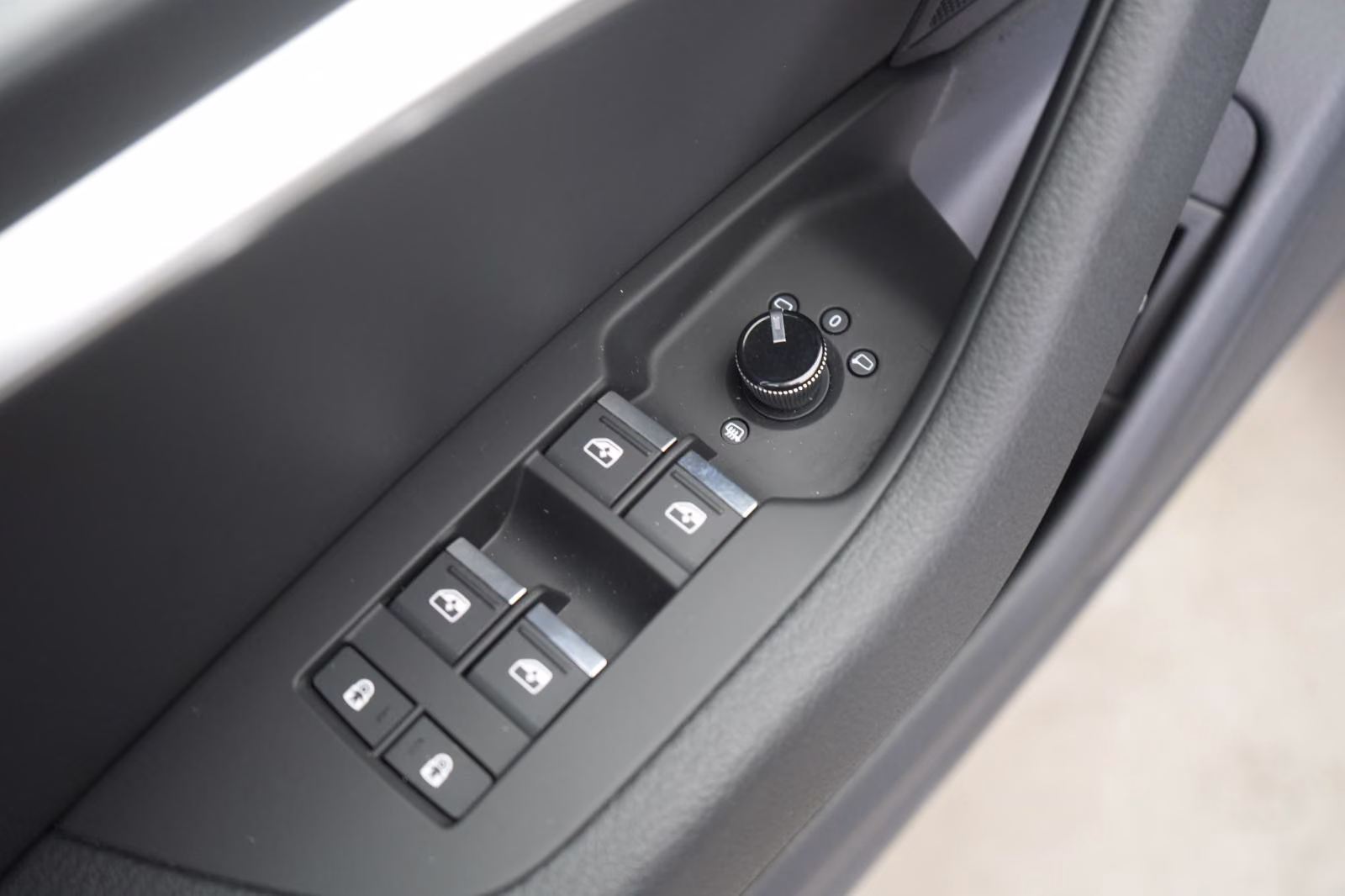 (B-531) Audi A6 40 TDI quattro S-Line ACC/STHZ/AHK/Lane/Navi/ - Image 12