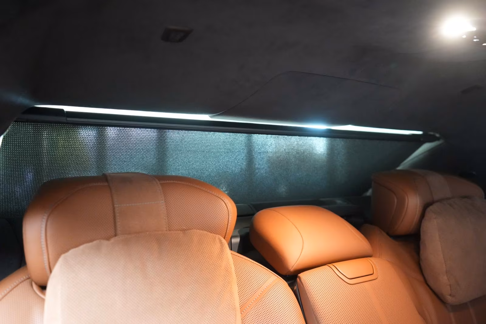 (B-275) BMW i7 M70 xDrive TheatreScreen/SkyLounge/HUD/B&W/Li - Image 13