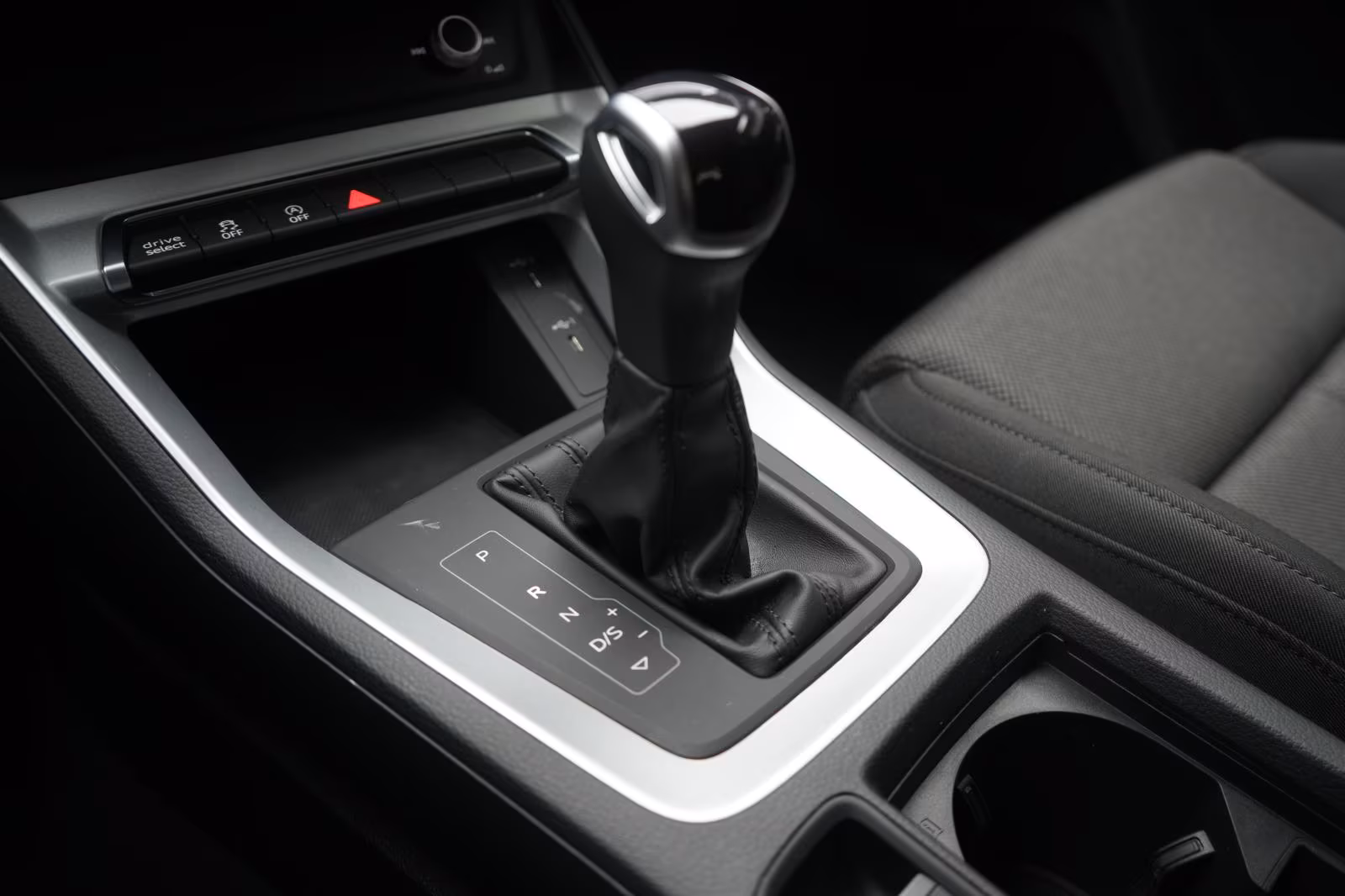 (B-461) Audi Q3 35 TFSI S tronic advanced CarPlay/Temp/Virtua - Image 12