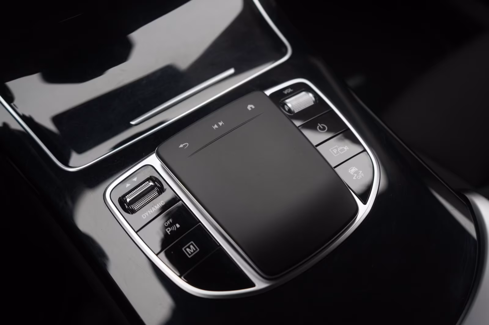 (B-144) Mercedes-Benz(Hybrid) GLC 300 e 4Matic 9G-Tronic AHK/Kamera/HUD/ - Image 12