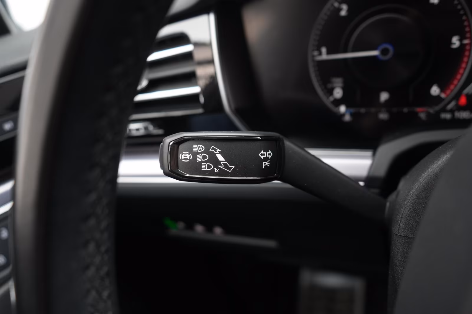 (B-417) Volkswagen Touareg 3.0 V6 TDI 4Motion R-Line Leder/ACC/Kame - Image 13