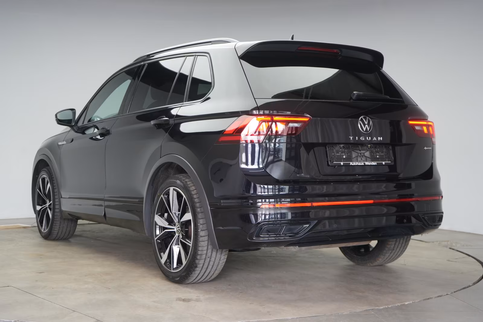 (B-332) Volkswagen Tiguan 2.0 TSI 4Motion DSG R-Line ACC/Kamera/Vir - Image 4