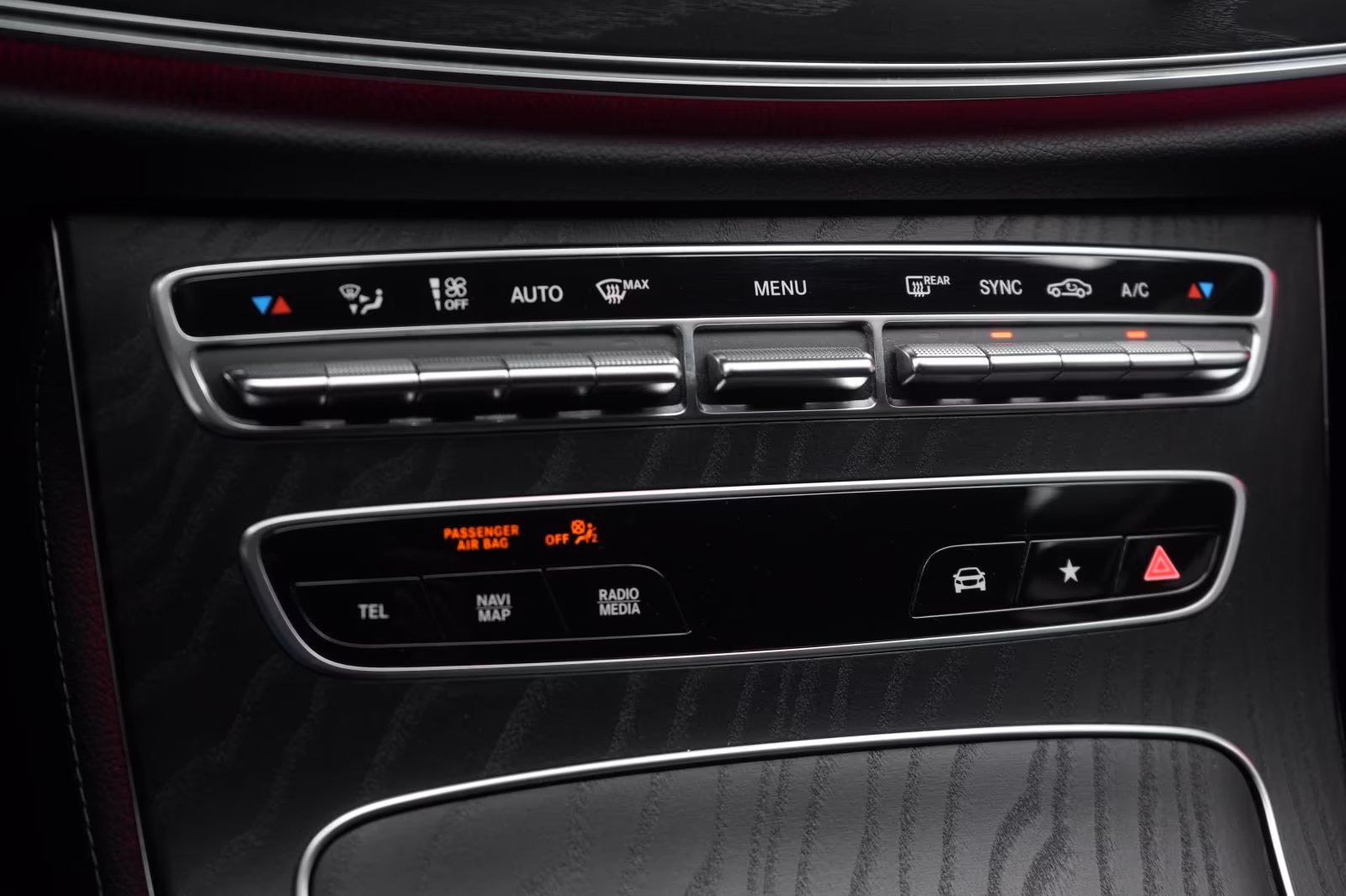 (B-607) Mercedes-Benz E 220 d T 9G-Tronic AMG CarPlay/Temp/Kamera/ - Image 12