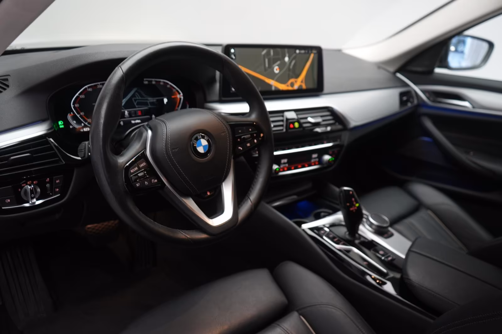 (B-464) BMW 530 i xDrive Touring Leder/Temp/HUD/Kamera/H&K/V - Image 8
