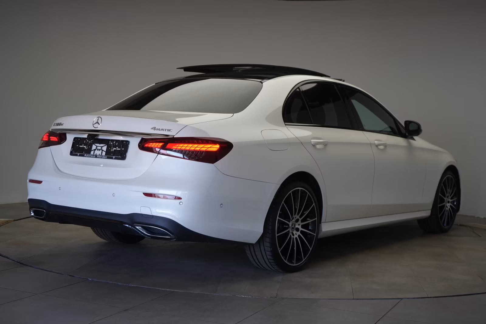 (B-356) Mercedes-Benz E 300 d 4Matic 9G-Tronic AMG Leder/Temp/Kam - Image 5