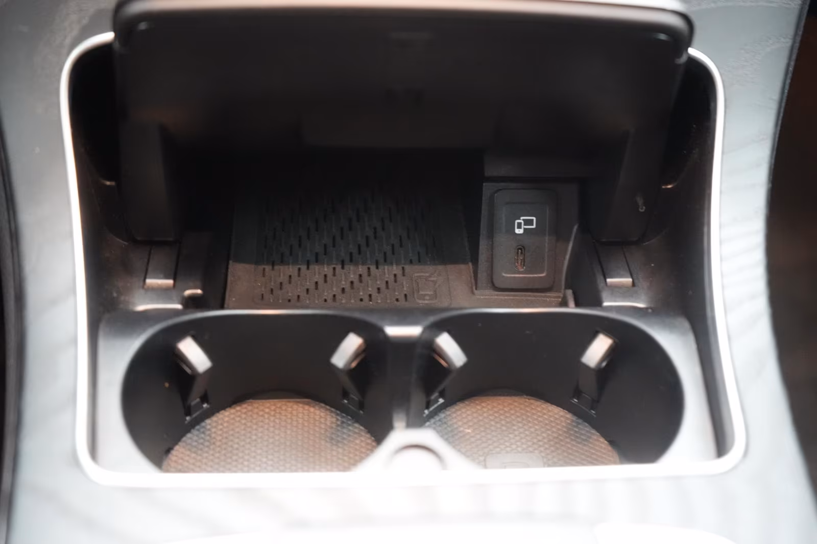 (B-084) Mercedes-Benz(Hybrid) GLC 300 de 4Matic 9G-Tronic AMG Line CarPlay/ - Image 12