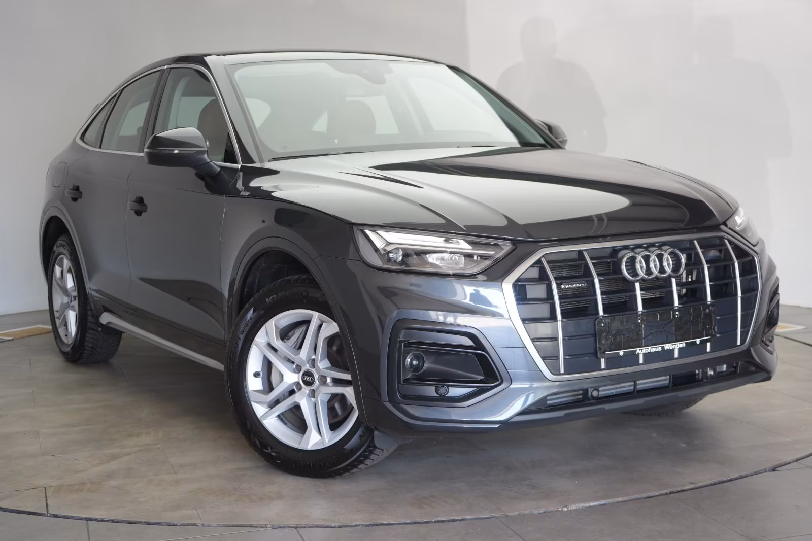 (B-022) Audi Q5(Hybrid) 50 TFSIe Sportback quattro S tronic advanced - Image 1