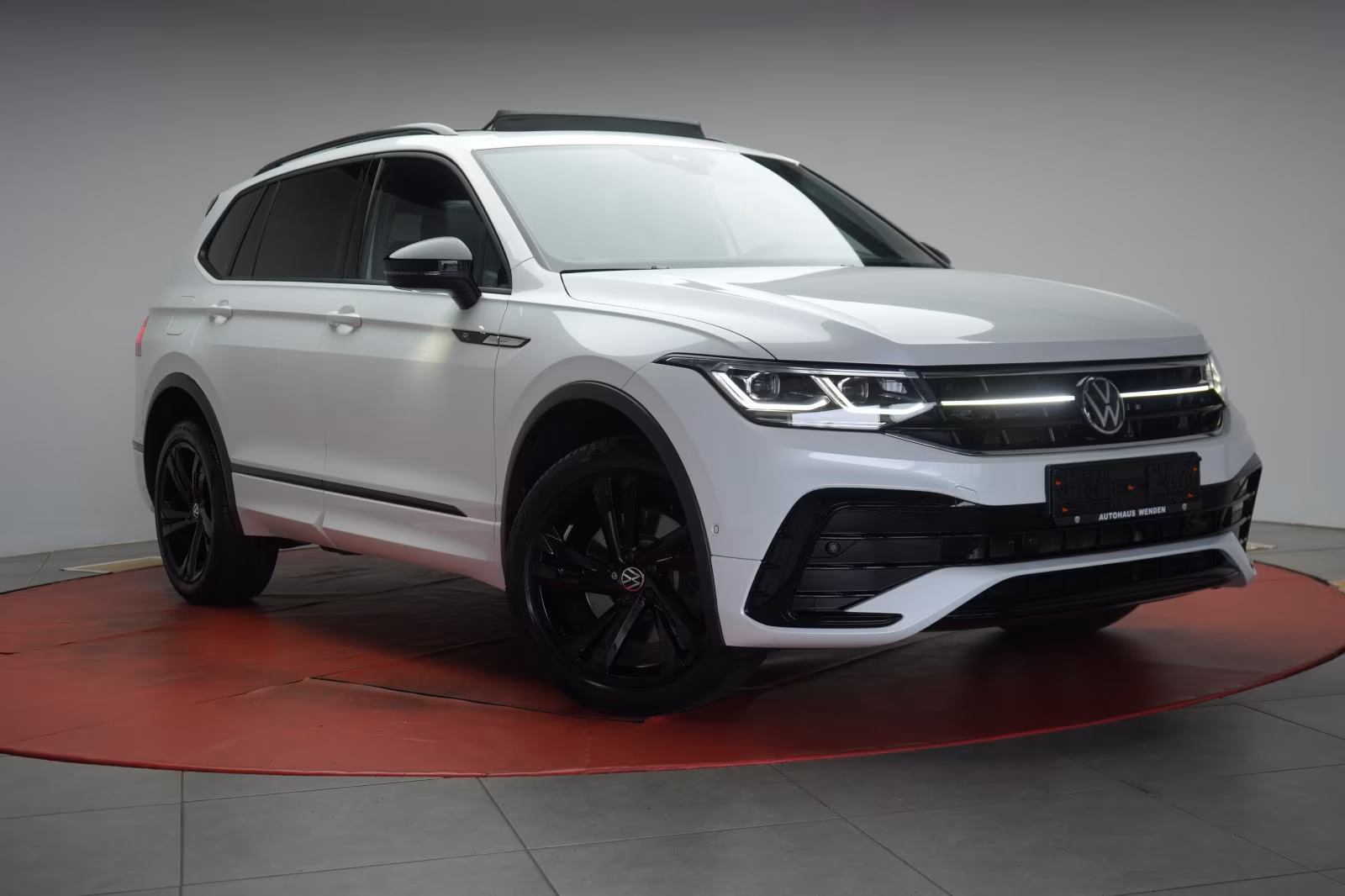 (B-314) Volkswagen Tiguan Allspace 2.0 TDI 4Motion DSG R line Navi/ - Image 1