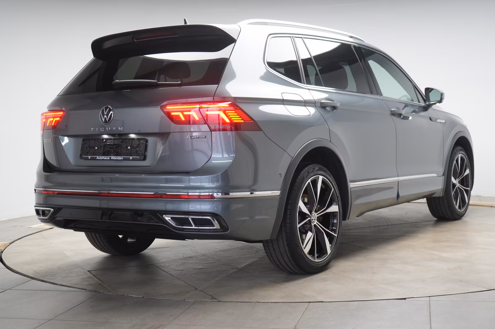 (B-518) Volkswagen Tiguan Allspace 2.0 TSI 4Motion DSG R-Line Leder - Image 5