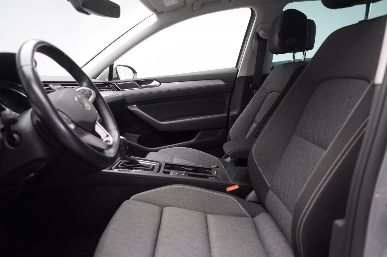 (B-101) Volkswagen Passat Variant 2.0 TDI DSG Business ACC/Kamera/L - Image 6