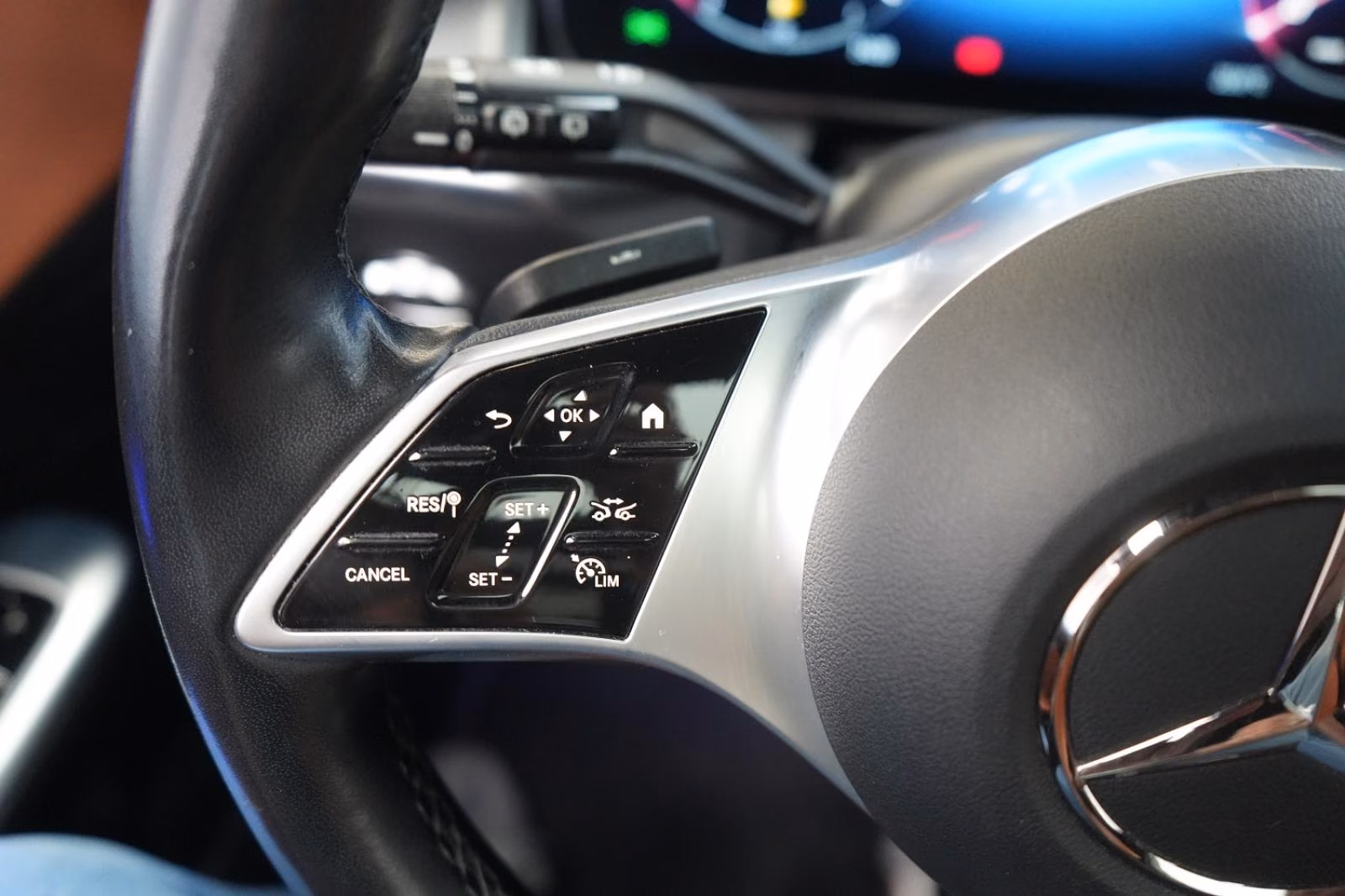 (B-678) Mercedes-Benz GLC 220 d 4Matic 9G-Tronic Avantgarde Distroni - Image 12
