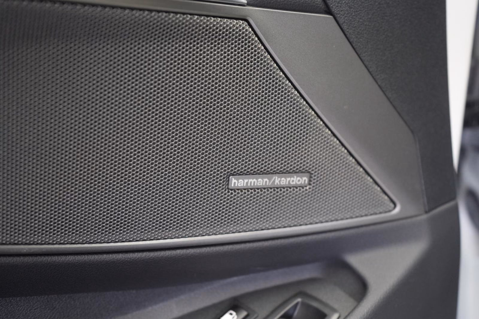 (B-320) BMW(Hybrid) 320 e Touring M Sport ACC/Kamera/H&K/Wide/Lane/S - Image 12