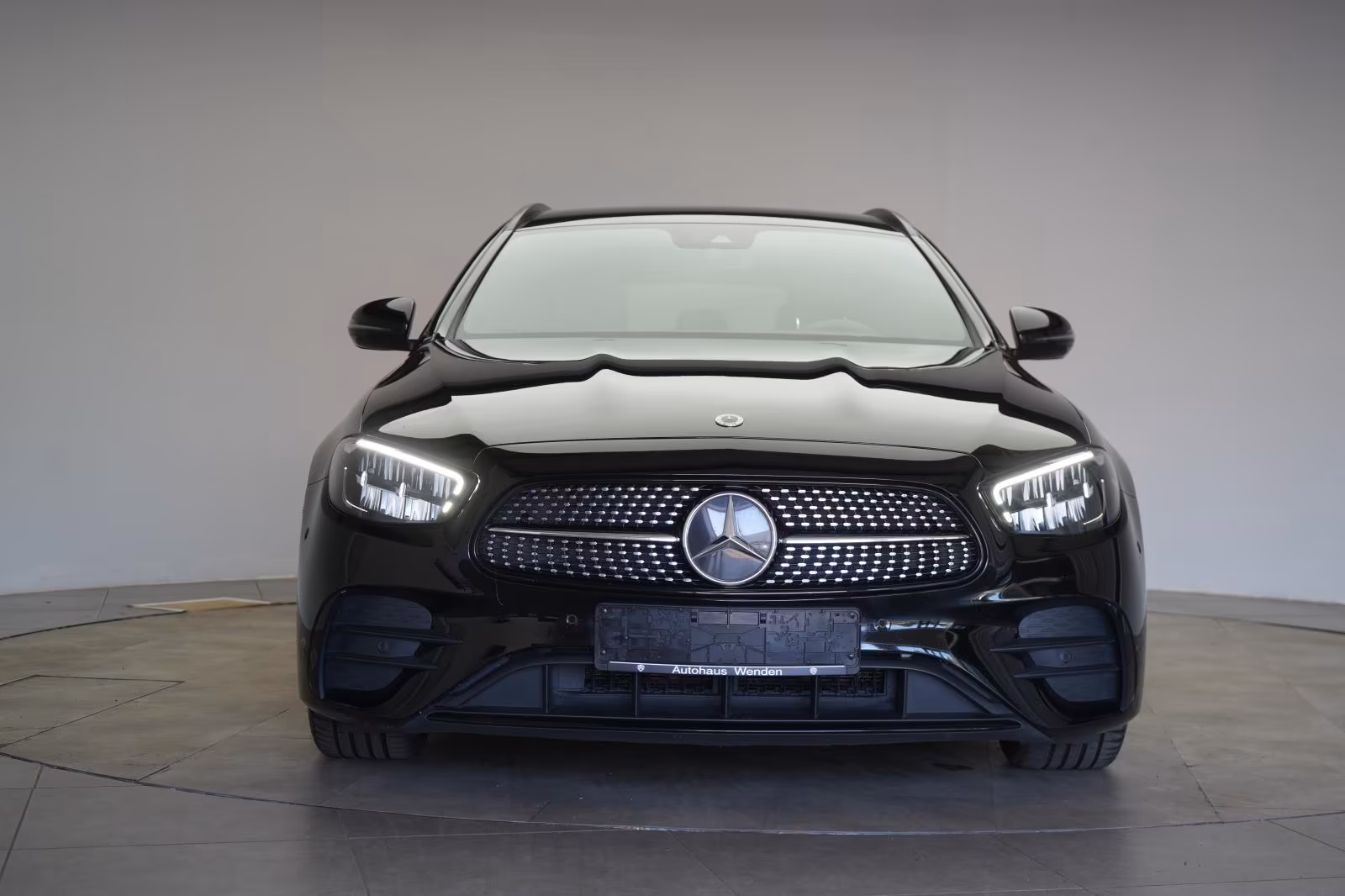 (B-607) Mercedes-Benz E 220 d T 9G-Tronic AMG CarPlay/Temp/Kamera/ - Image 2