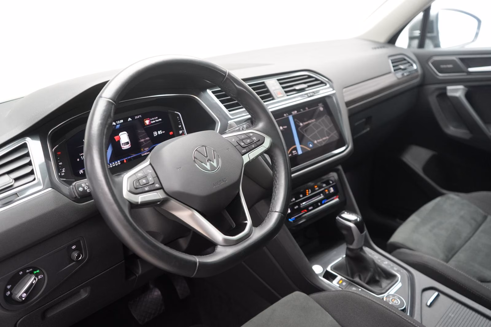 (B-288) Volkswagen Tiguan Allspace 2.0 TDI 4Motion Elegance STHZ/Pa - Image 8