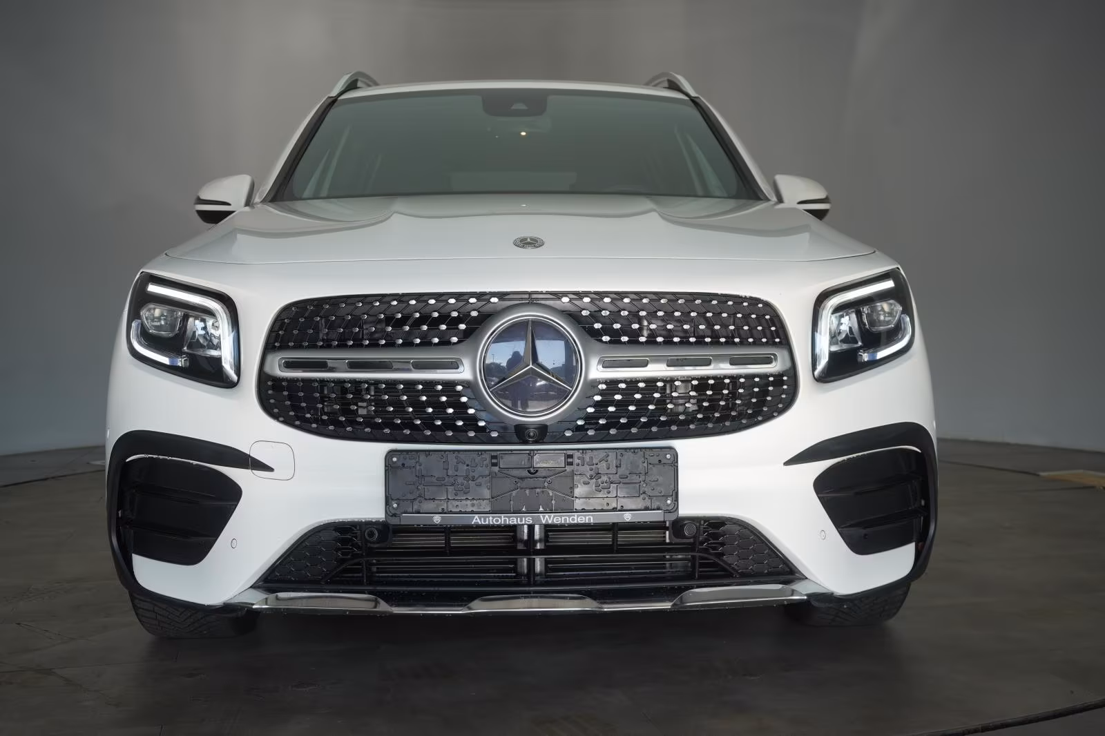 (B-228) Mercedes-Benz GLB 220 d 4Matic 8G-DCT AMG Kamera/AHK/Lane - Image 2