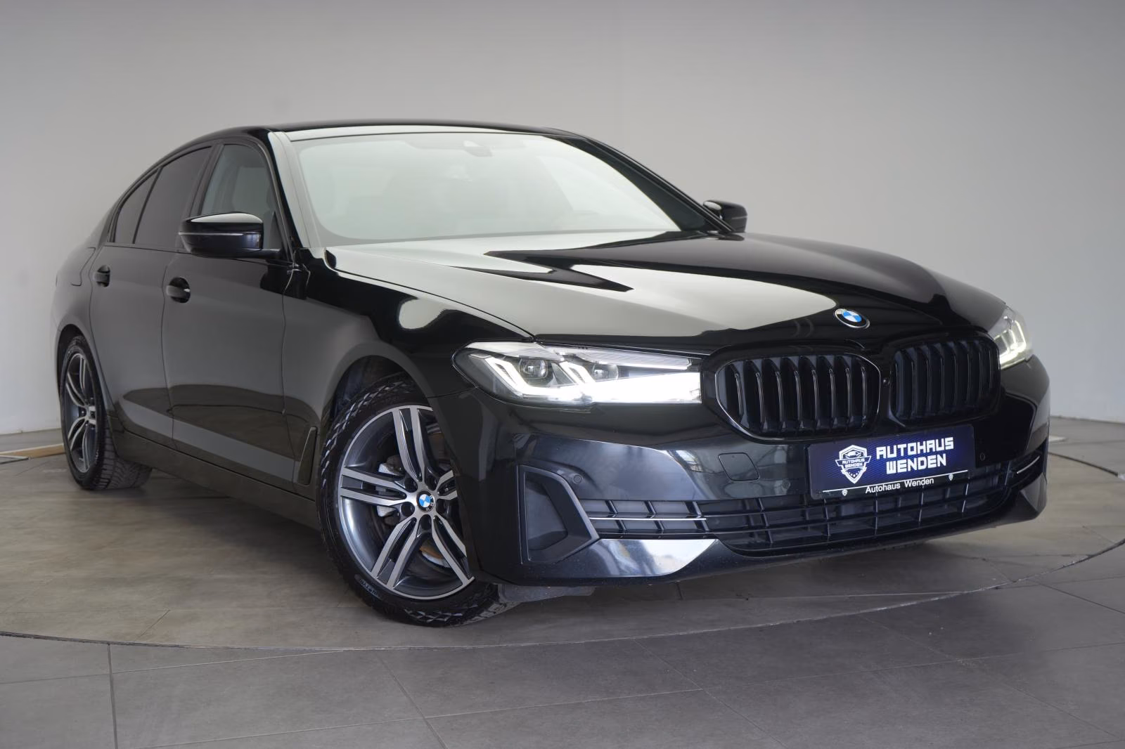 (B-322) BMW 520 d M Sport Leder/Temp/Virtual/CarPlay - Image 1
