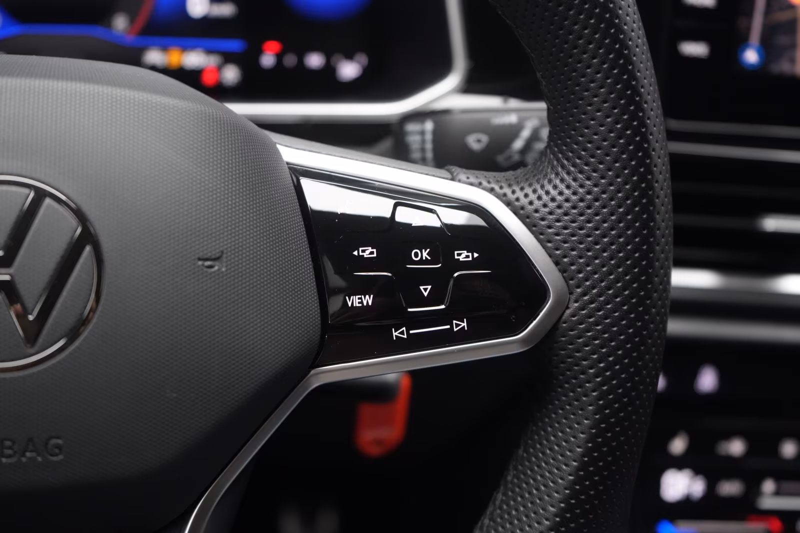 (B-559) Volkswagen T-Roc 1.0 TSI R-Line Appconnect/ACC/Kamera/Virtu - Image 12