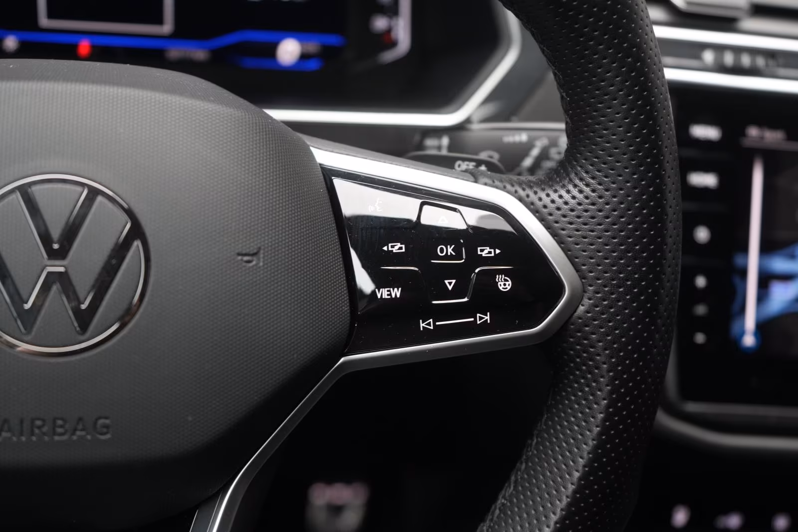 (B-518) Volkswagen Tiguan Allspace 2.0 TSI 4Motion DSG R-Line Leder - Image 12