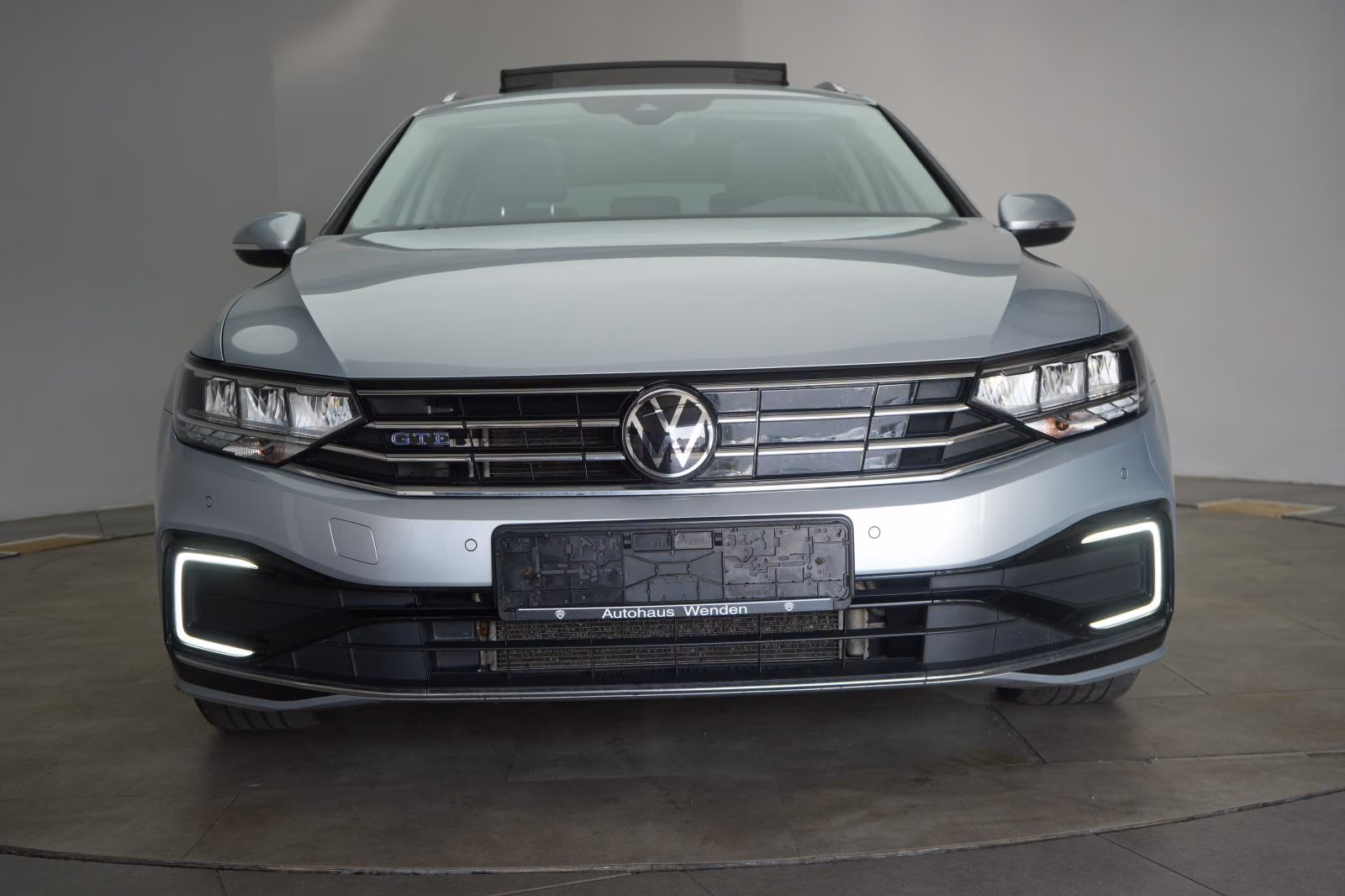 (B-617) Volkswagen(Hybrid) Passat Variant 1.4 TSI DSG GTE ACC/Kamera/Pano/L - Image 2