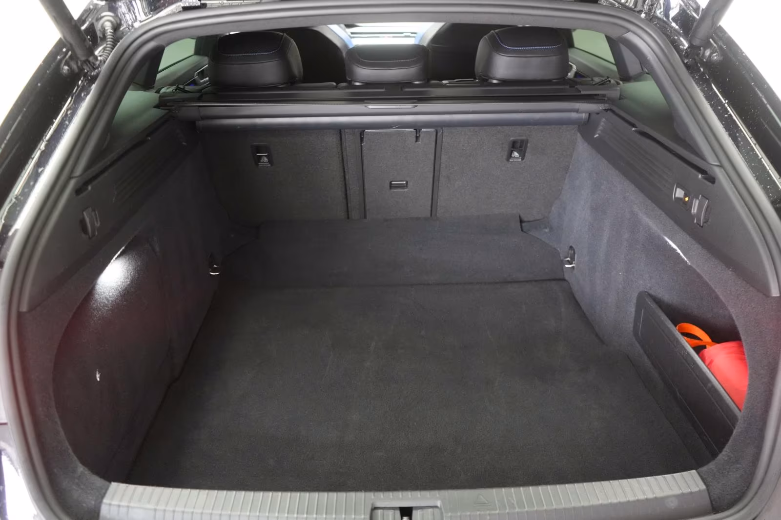 (B-013) Volkswagen Arteon Shooting Brake R 2.0 TSI 4Motion DSG Lede - Image 27