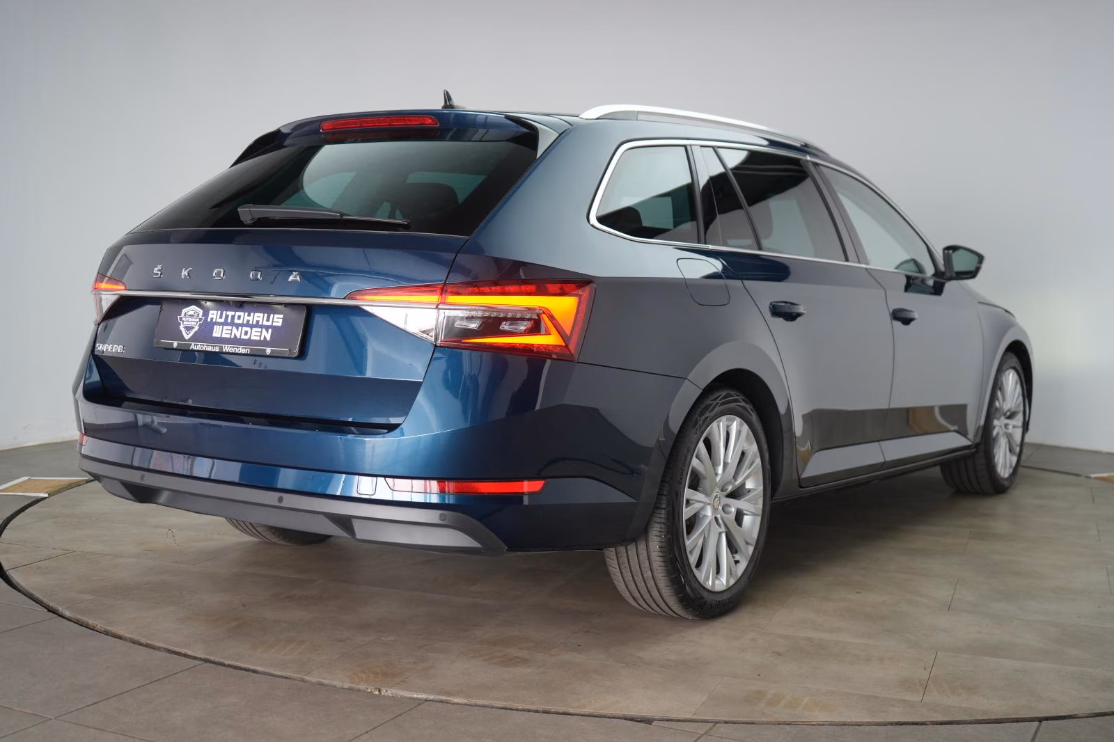 (B-630) Skoda Superb Combi 2.0 TDI DSG Style Kamera/ACC/LED/Na - Image 5