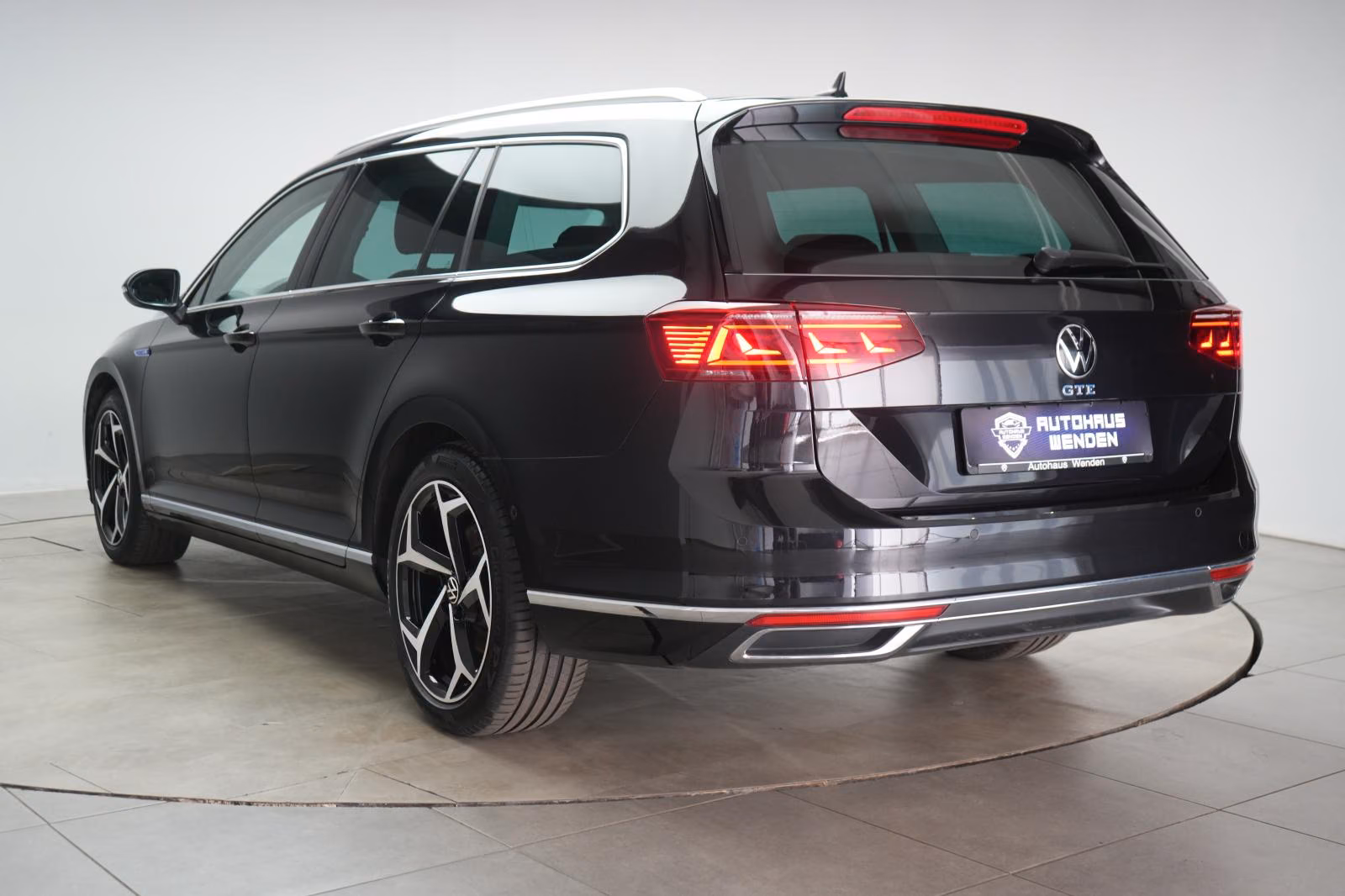 (B-639) Volkswagen(Hybrid) Passat 1.4 TSI Plug-In-Hybrid DSG GTE ACC/Kamera - Image 4