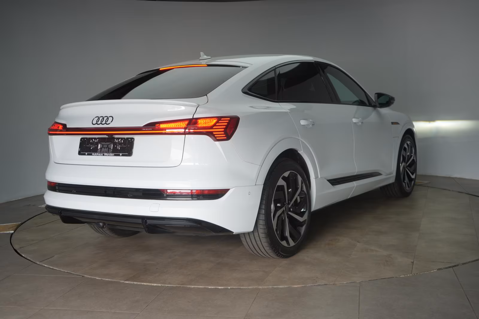 (B-581) Audi e-tron Sportback 55 quattro S line Matrix/Kamera - Image 5