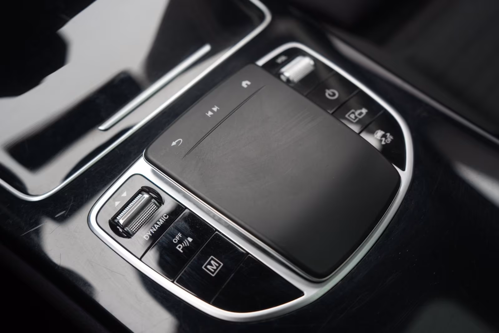 (B-482) Mercedes-Benz(Hybrid) GLC 300 de 4Matic 9G-Tronic Temp/Kamera/HUD - Image 17