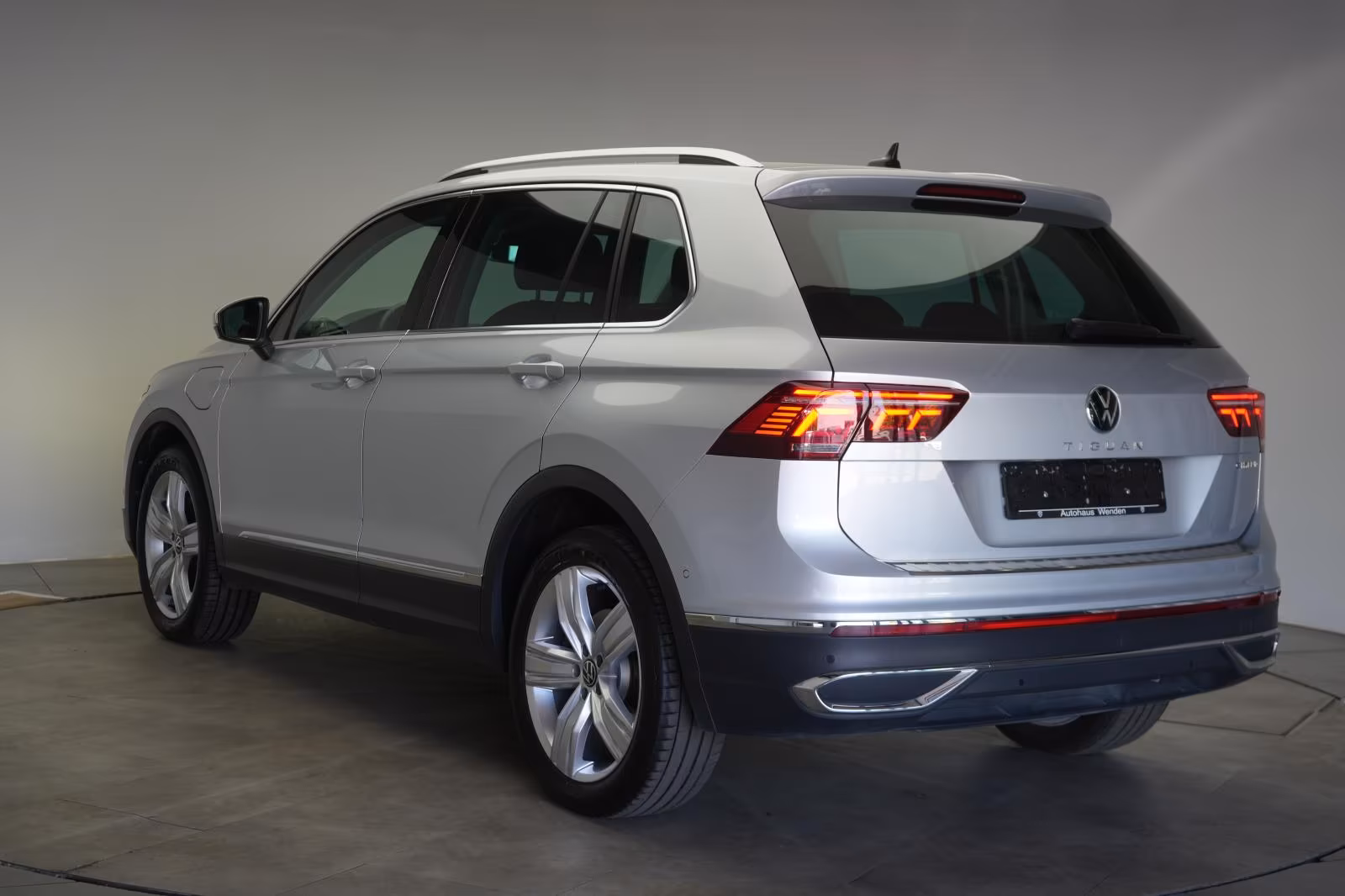(B-280) Volkswagen(Hybrid) Tiguan 1.4 TSI eHybrid Elegance ACC/Kamera/Virtu - Image 4