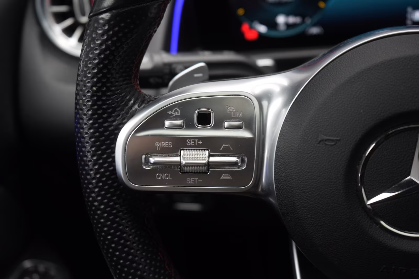 (B-252) Mercedes-Benz GLB 220 d 8G-DCT AMG Distronic/Kamera/Pano/L - Image 15