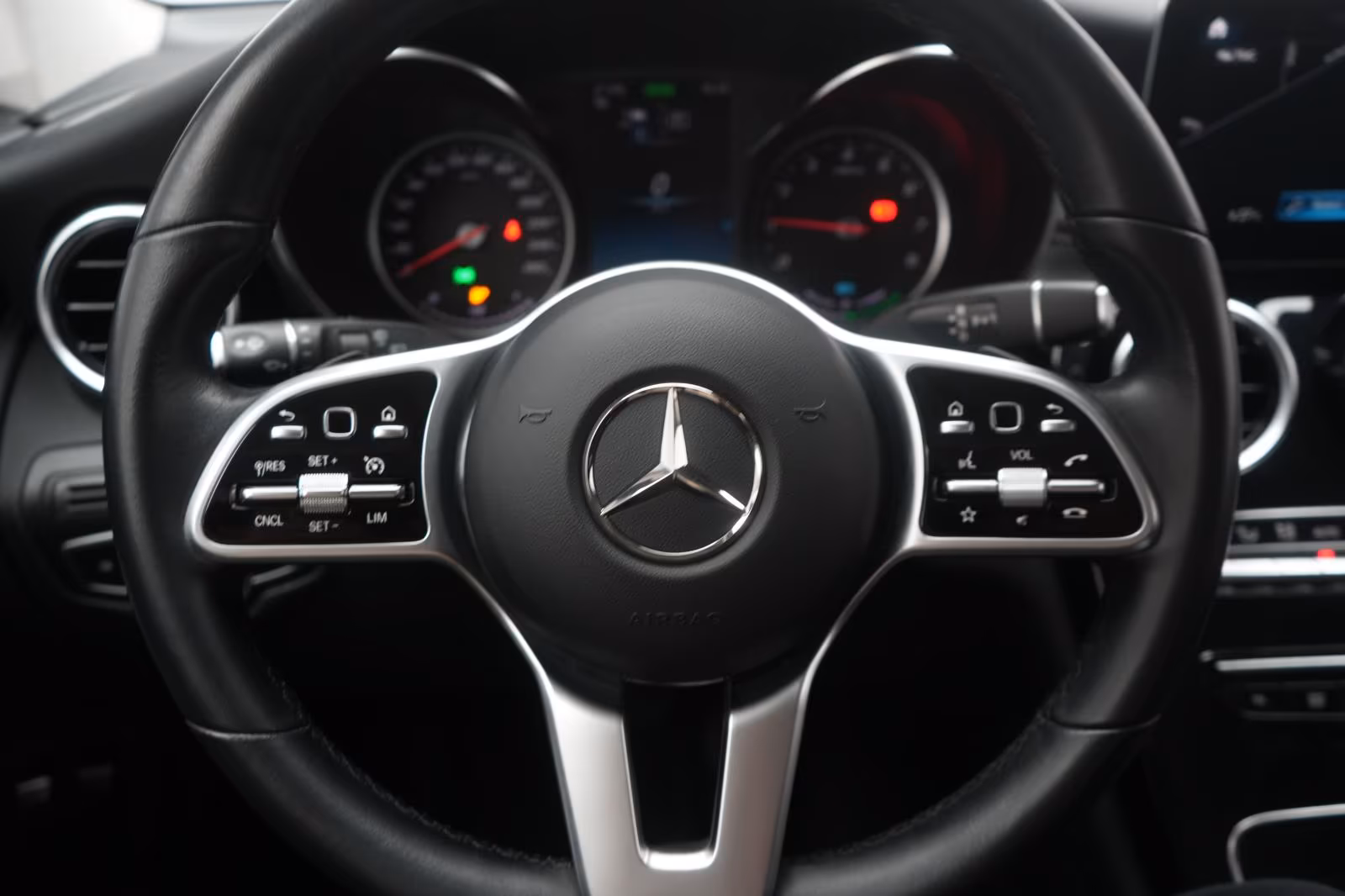 (B-144) Mercedes-Benz(Hybrid) GLC 300 e 4Matic 9G-Tronic AHK/Kamera/HUD/ - Image 18