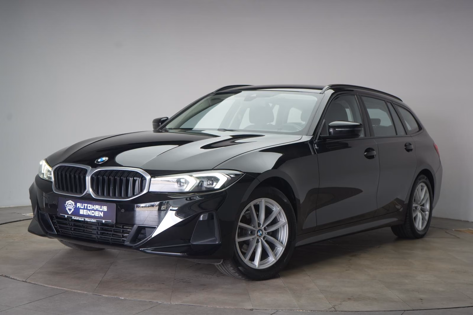 (B-559) BMW 318 d Touring CarPlay/Temp/Lane/Wide/LED - Image 3