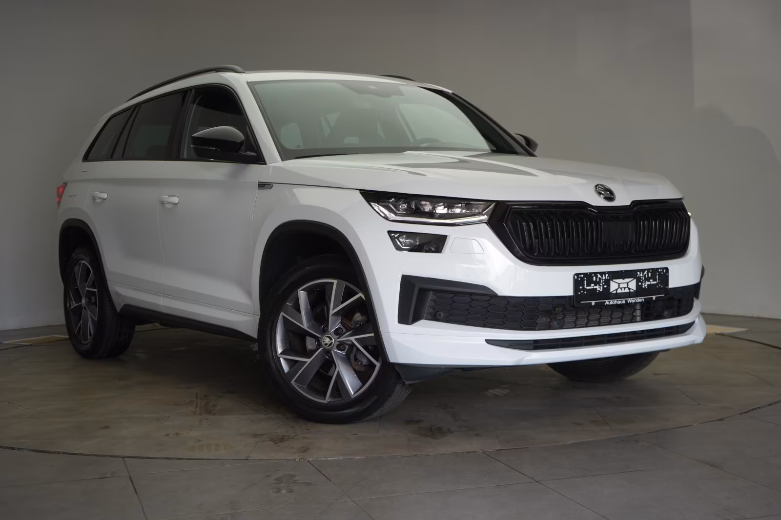 (B-535) Skoda Kodiaq 2.0 TDI 4x4 Sportline Carplay/Kamera/Virt - Image 1