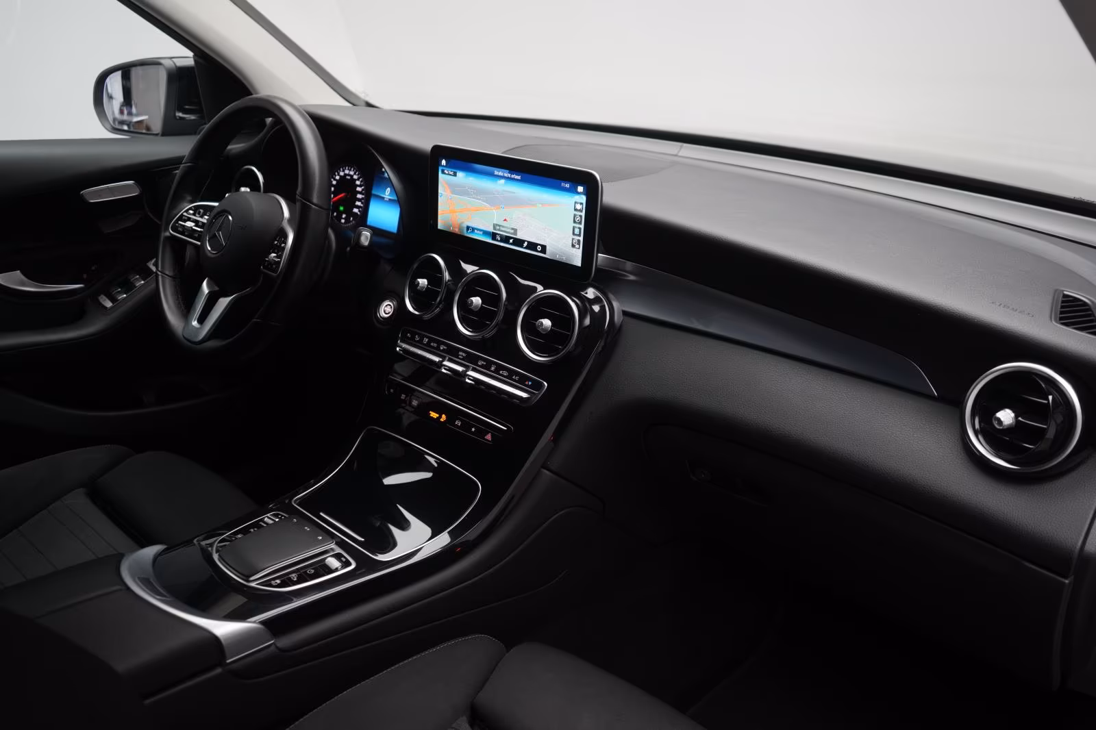 (B-309) Mercedes-Benz(Hybrid) GLC 300 e 4Matic 9G-Tronic Temp/Kamera/Lane/A - Image 10