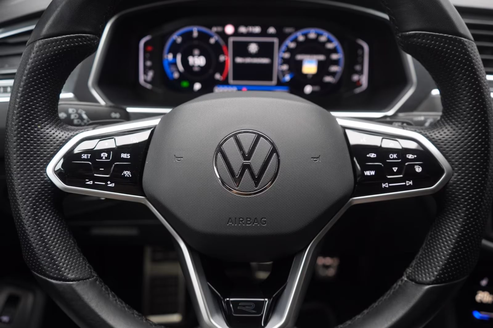 (B-674) Volkswagen(7 ghế) Tiguan Allspace 2.0 TDI 4Motion DSG R-Line ACC/K - Image 16
