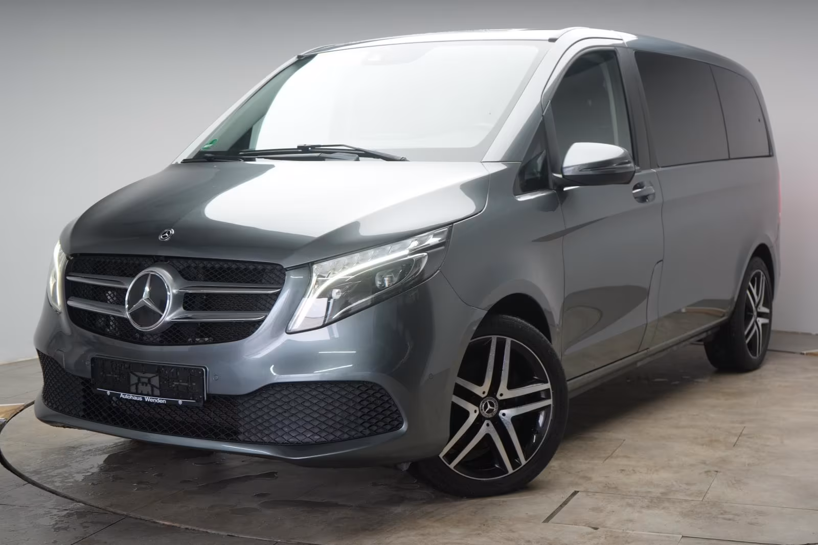 (B-026) Mercedes-Benz V 300 d kompakt 9G-Tronic Edition Temp/Kamera - Image 3