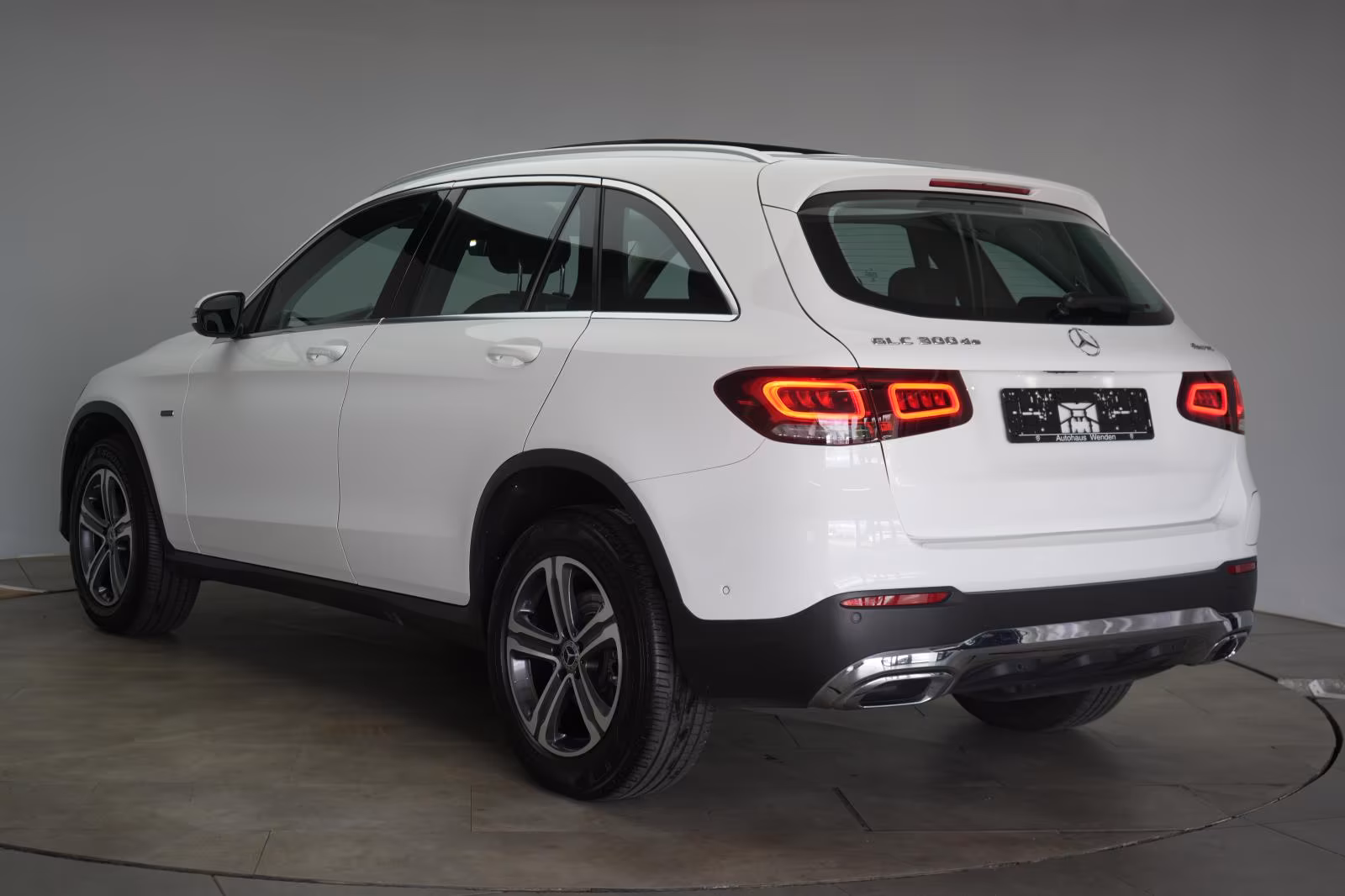 (B-216) Mercedes-Benz(Hybrid) GLC 300 de 4Matic 9G-Tronic Leder/Temp/Kamer - Image 4