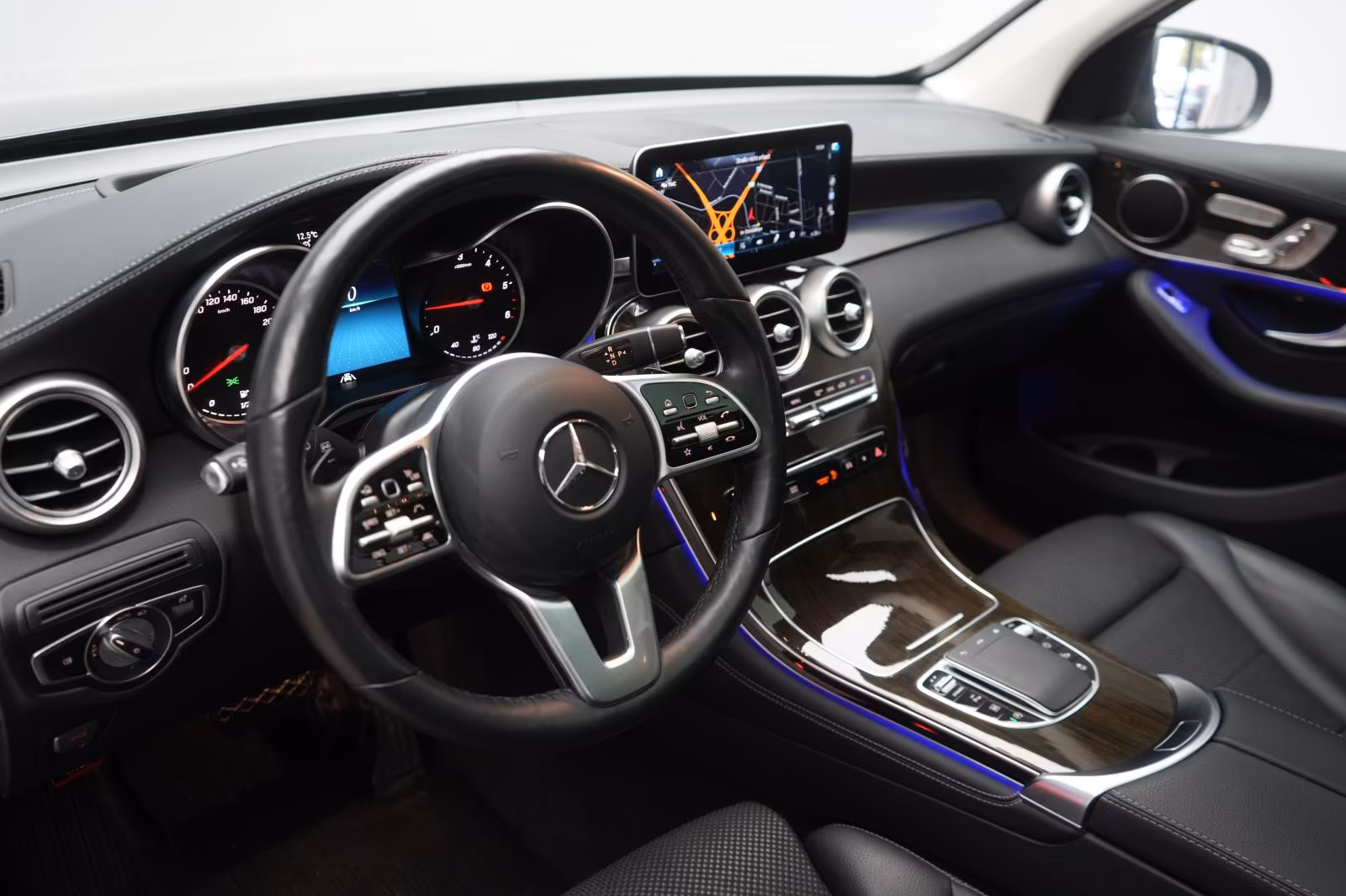 (B-694) Mercedes-Benz GLC 220 d 4Matic 9G-Tronic Distronic/Kamera/ - Image 7