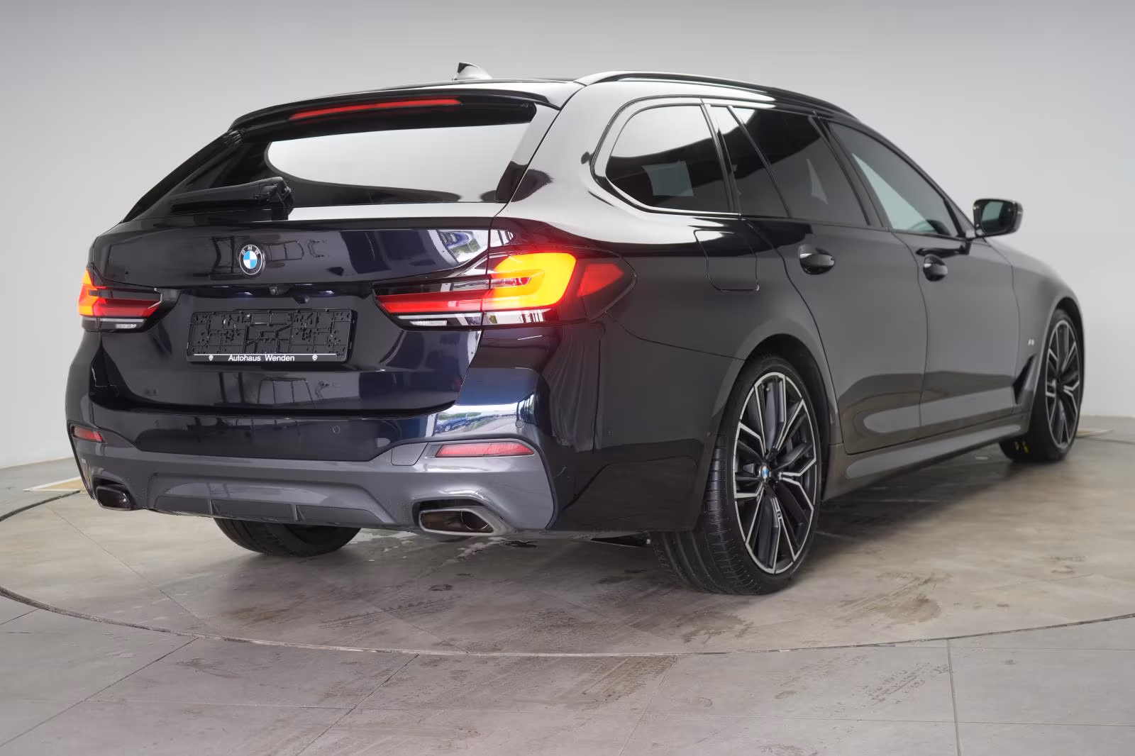 (B-450) BMW 530 d Touring M Sport Leder/Temp/Kamera/H&K/Virt - Image 5