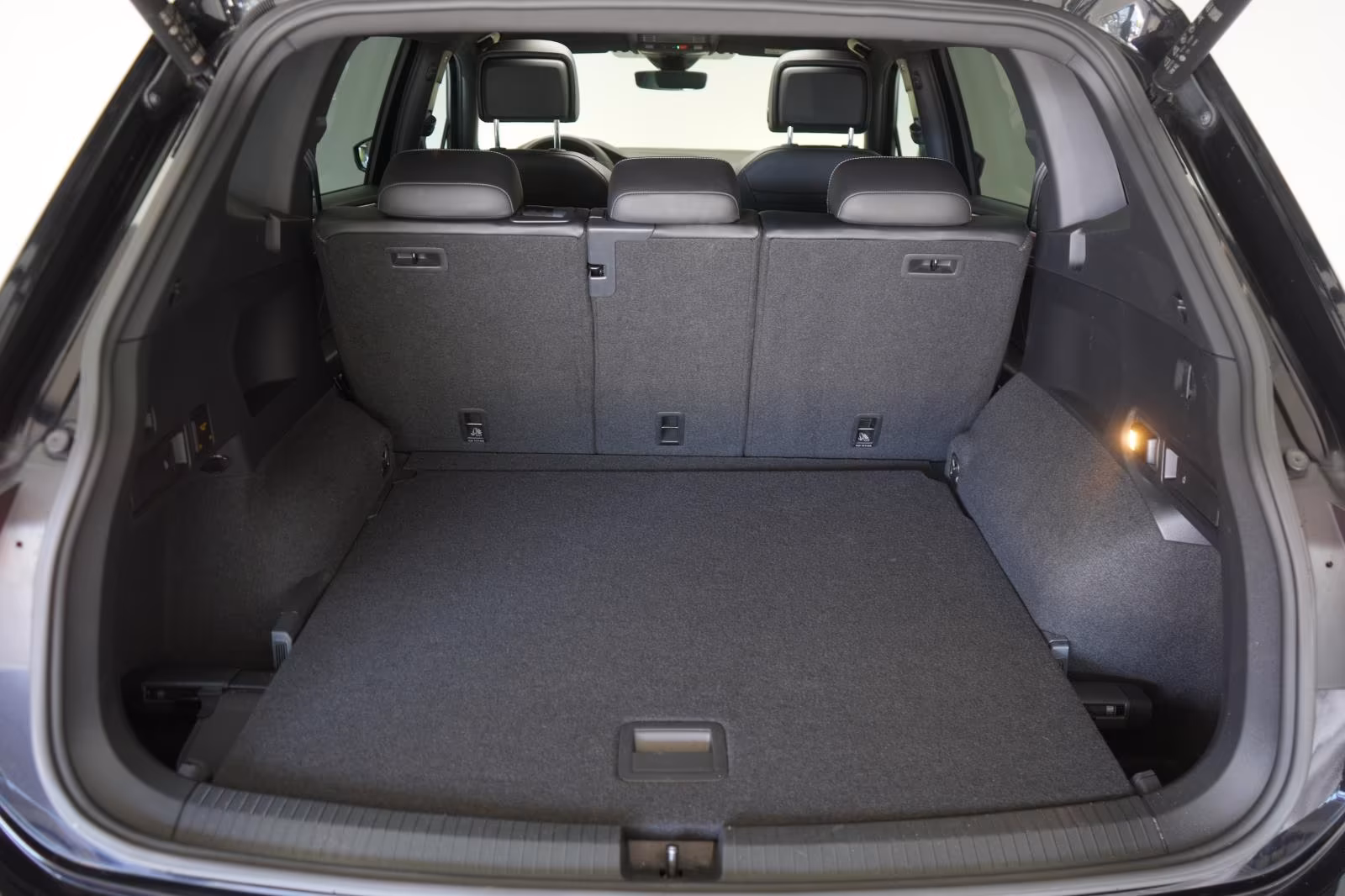 (B-108) Volkswagen Tiguan Allspace 2.0 TSI 4Motion DSG R-Line ACC/K - Image 27