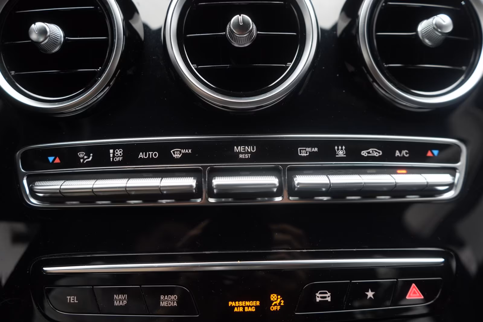 (B-713) Mercedes-Benz(Hybrid) GLC 300 de 4Matic Leder/Temp/Kamera/AHK - Image 15